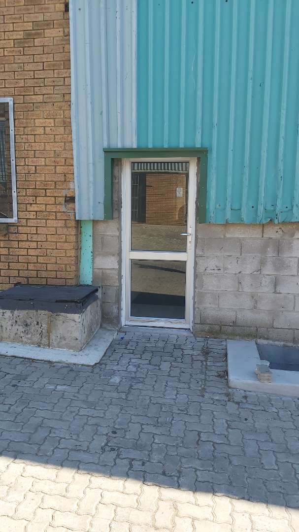 To Let commercial Property for Rent in Sidwell Eastern Cape